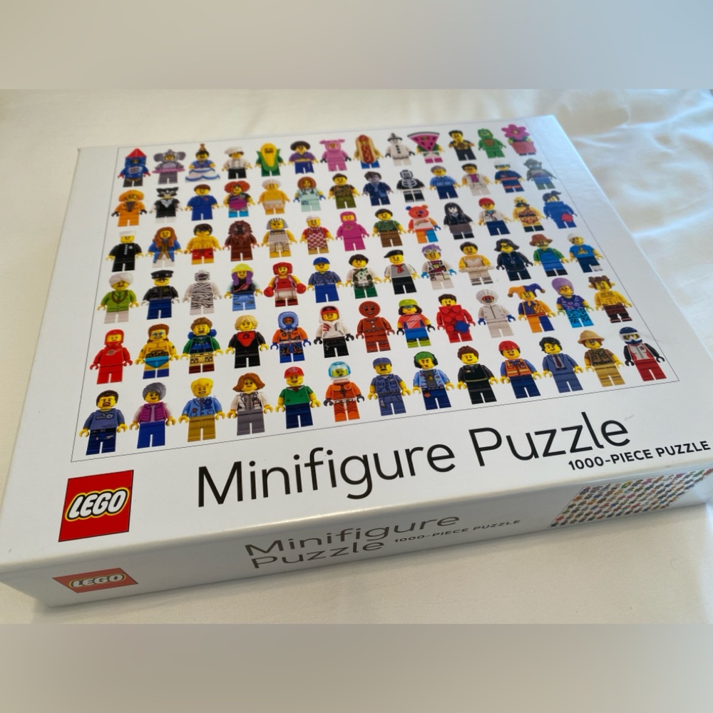 LEGO Minifigure 1,000 Piece Puzzle